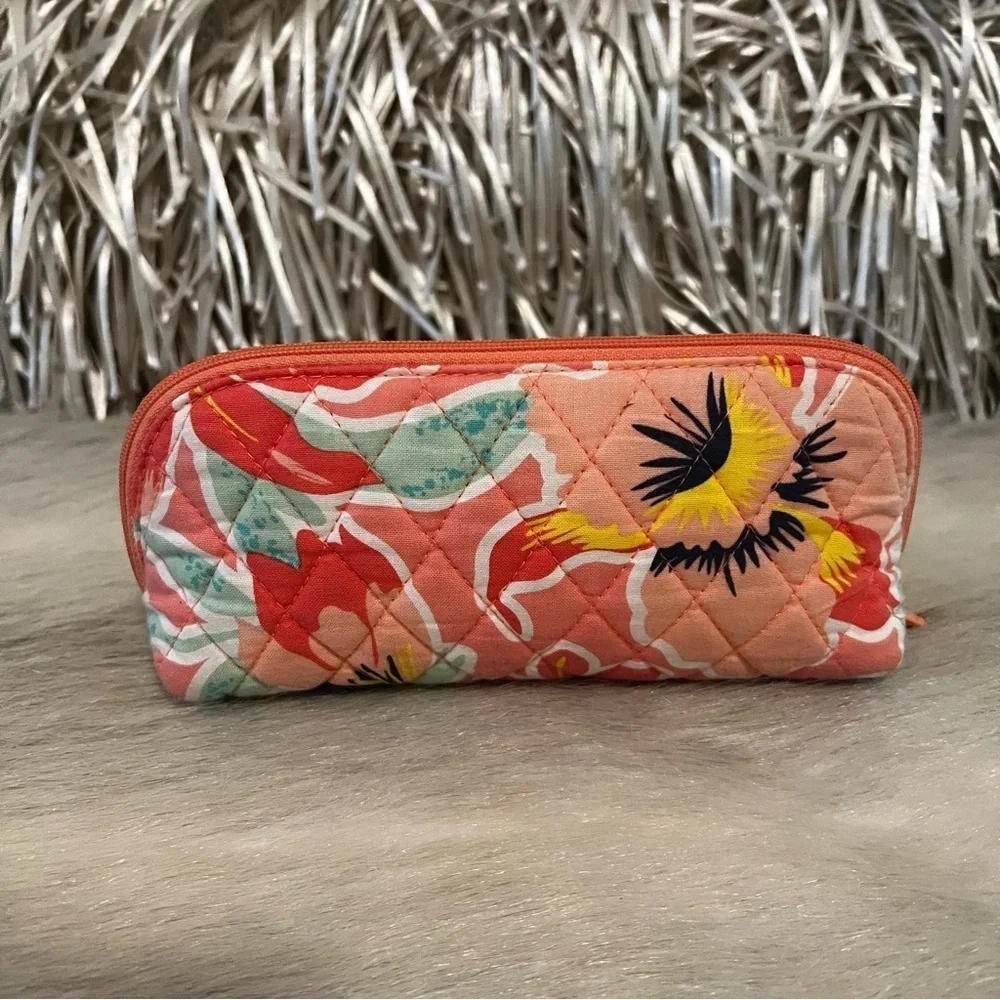 VERA BRADLEY Rain Forest Lily 2023 Coral Cosmetic Case Green Floral Tropical